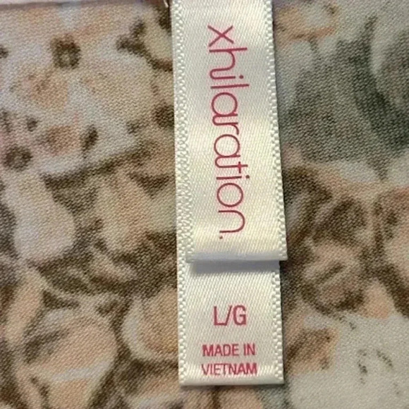 Floral High-Low Dress with Keyhole Cut Outs on Front and Back Size Large - Picture 6 of 6